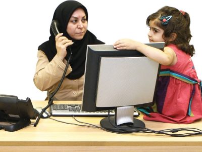 پشت مادران شاغل را خالی نکنیم!