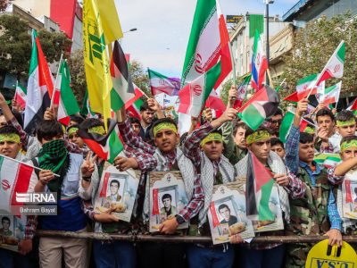 فریاد  دانش‌آموزان؛ رساتر از همیشه علیه استکبار جهانی