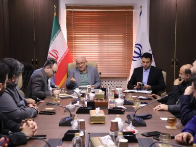 انتقاد سازنده حق رسانه‌هاست، از نیروی جوان استفاده می‌کنیم