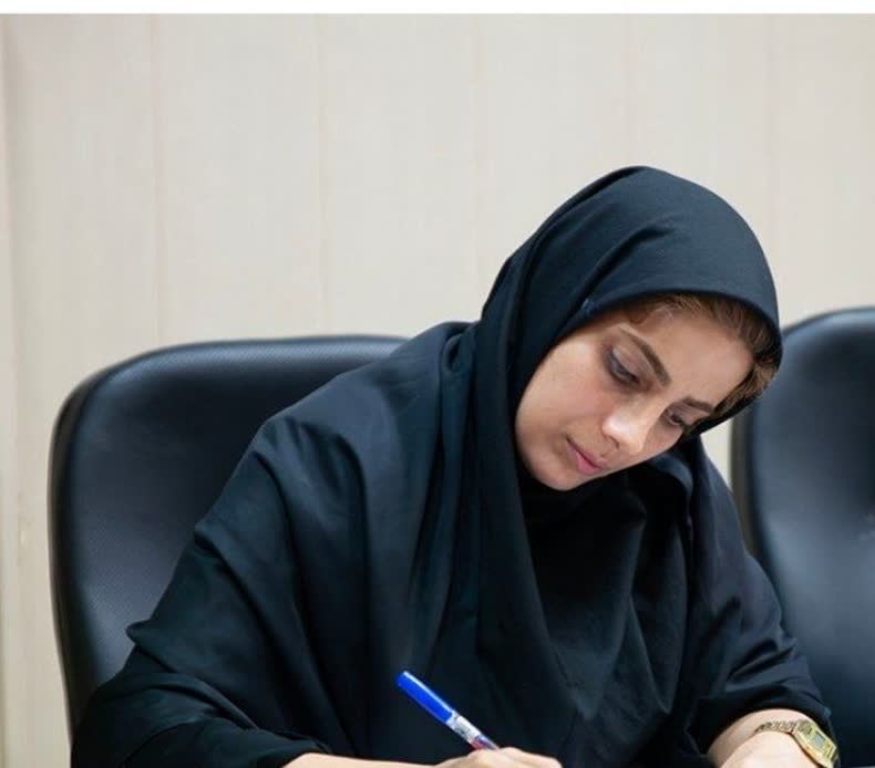  “دست‌های خاک‌خورده، چشم‌های بیدار”