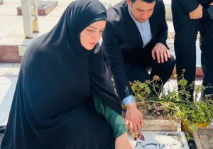 نخستین روز کاری مهتاب افشین با حضور استاندار مازندران بر مزار شهیدان