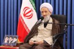 هنرمندان انقلابی ارزشها را هنری میکنند