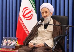  هنرمندان انقلابی ارزش‌ها را هنری می‌کنند
