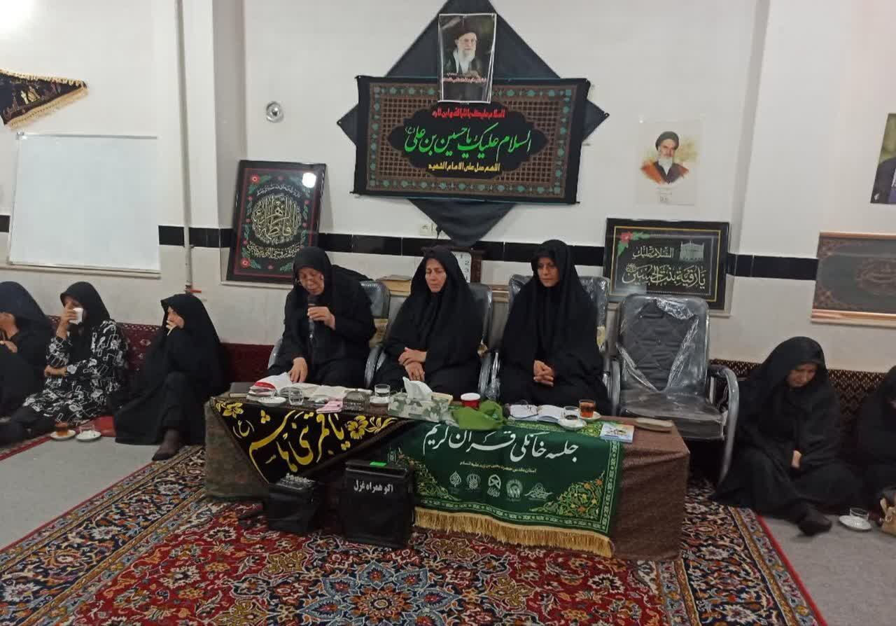 میدانداری بانوان گلستان در عزای حسینی میدانداری بانوان گلستان در عزای حسینی